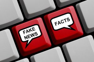 Du wirst dich mit gesellschaftlichen und politischen Fragestellungen auseinandersetzen.