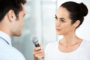 Als Kommunikationsmanager vermittelst du zwischen Unternehmen und Öffentlichkeit