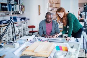 ... sondern meist im Team mit Kollegen.