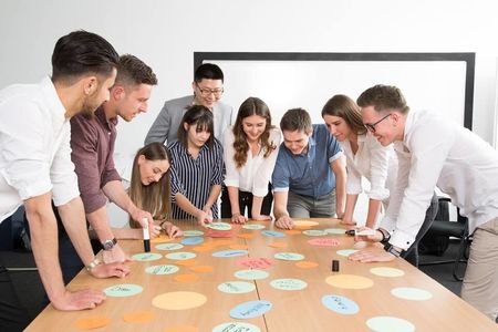 Fokus auf die Förderung der fachlichen sowie sozialen Kompetenzen.