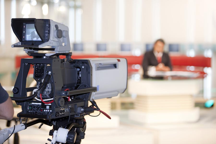 ... Von der praktischen: zum Beispiel wie ein Fernsehbeitrag zustande kommt ... 