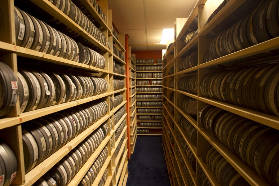 In der Theorie lernst du alles über Filmverleih, Archivierung, Filmtheorie ...